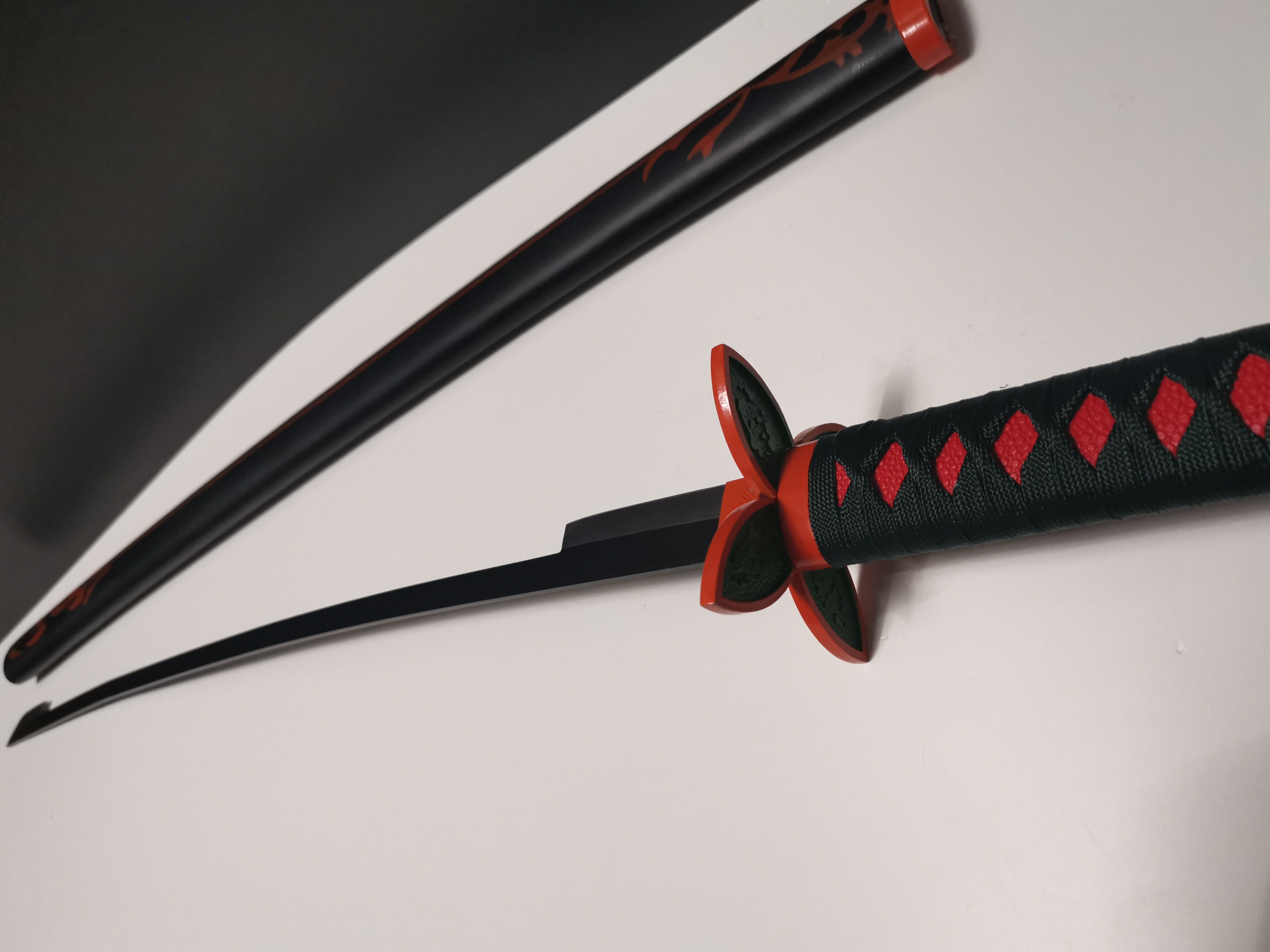 Shinobu Katana - Demon Slayer: Kimetsu No Yaiba (Vorbestellung)
