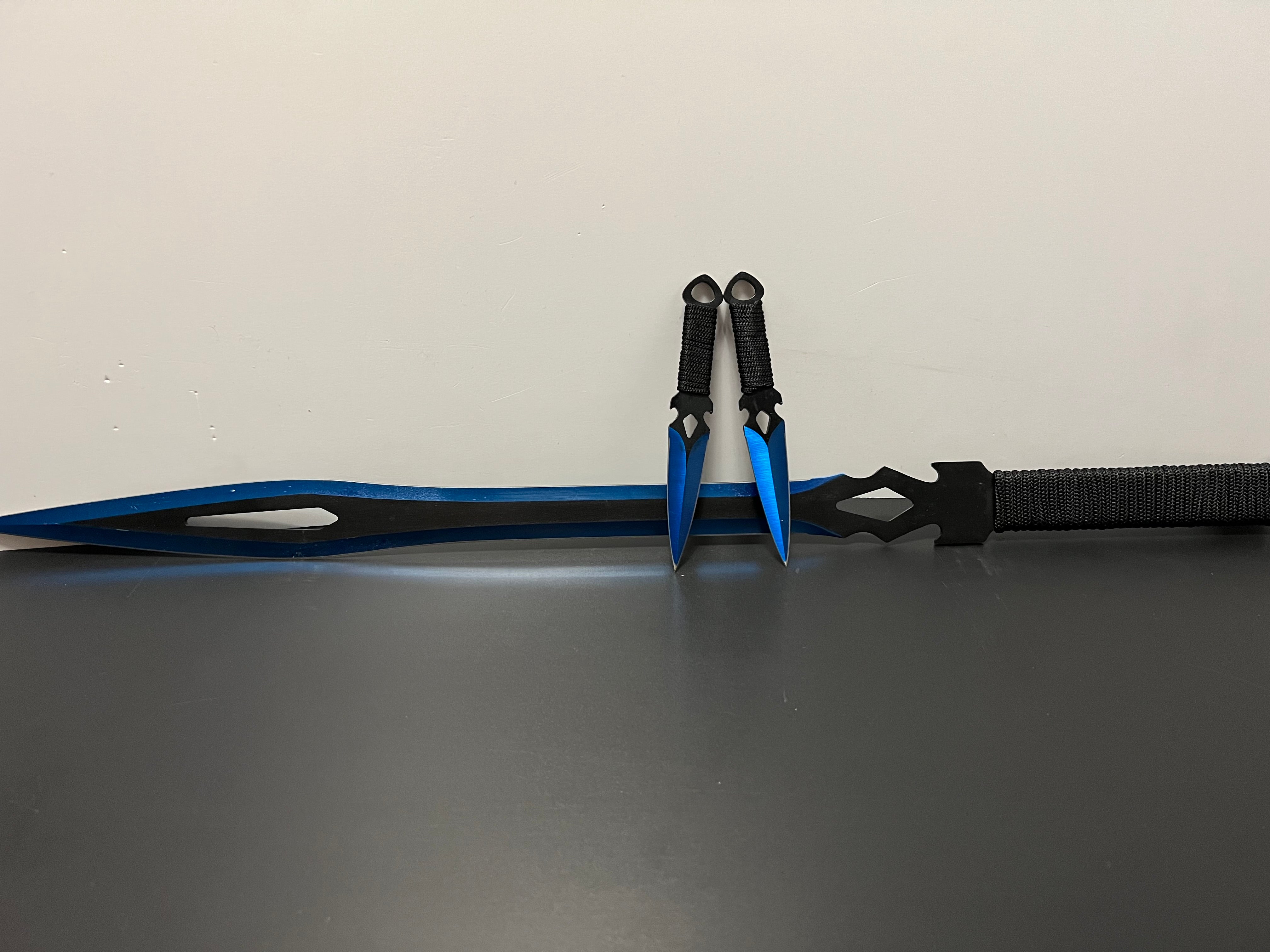 Blue back sword with 2 throwing knives (pre-order)