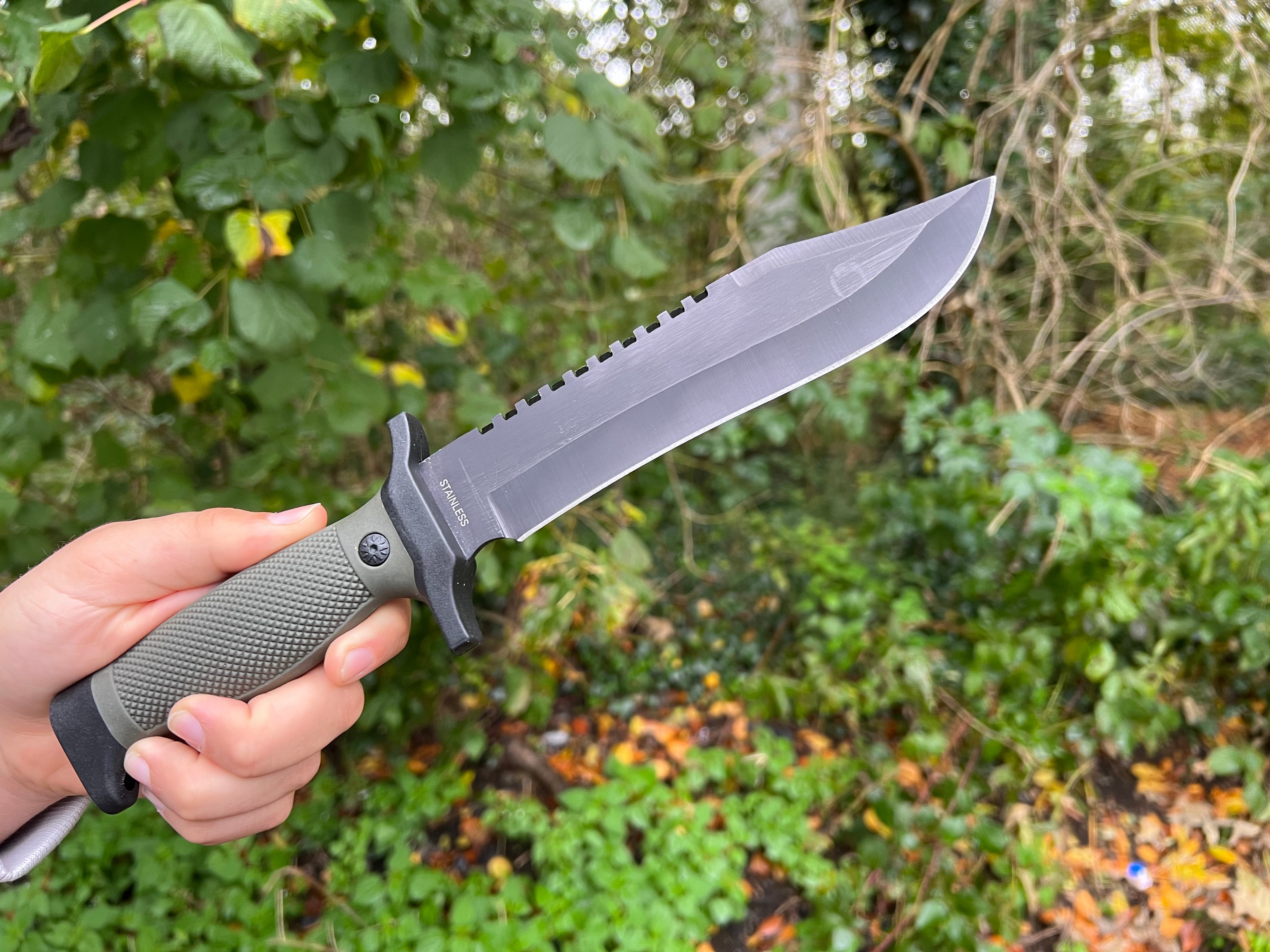 Outdoor Hunting Knife "Forest Ranger" - Robust Stainless Steel Blade in Black-Olive Rubberized Handle-Incl.  Polymer sheath with belt and leg urts