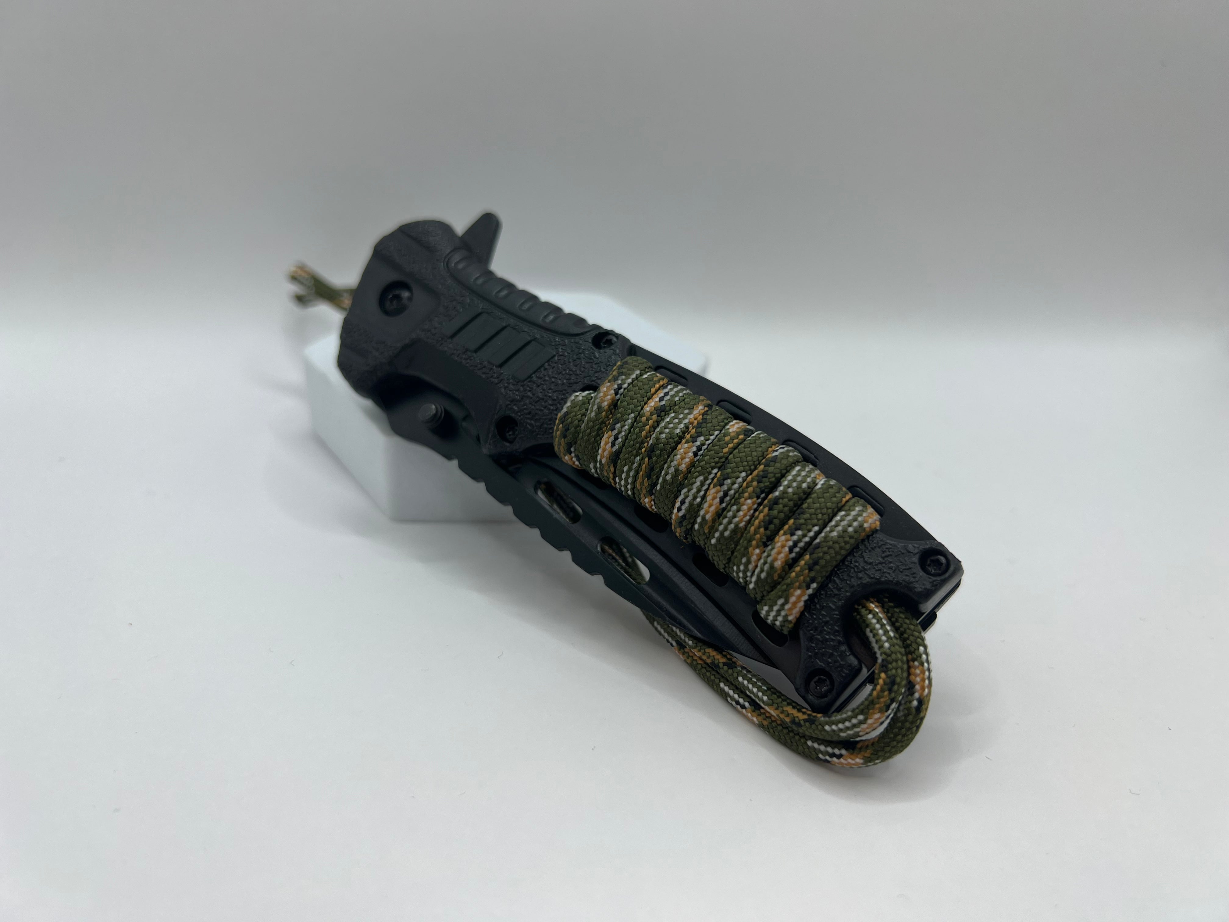 Tactical Camo Einhandmesser mit Feuerstarter und Clip