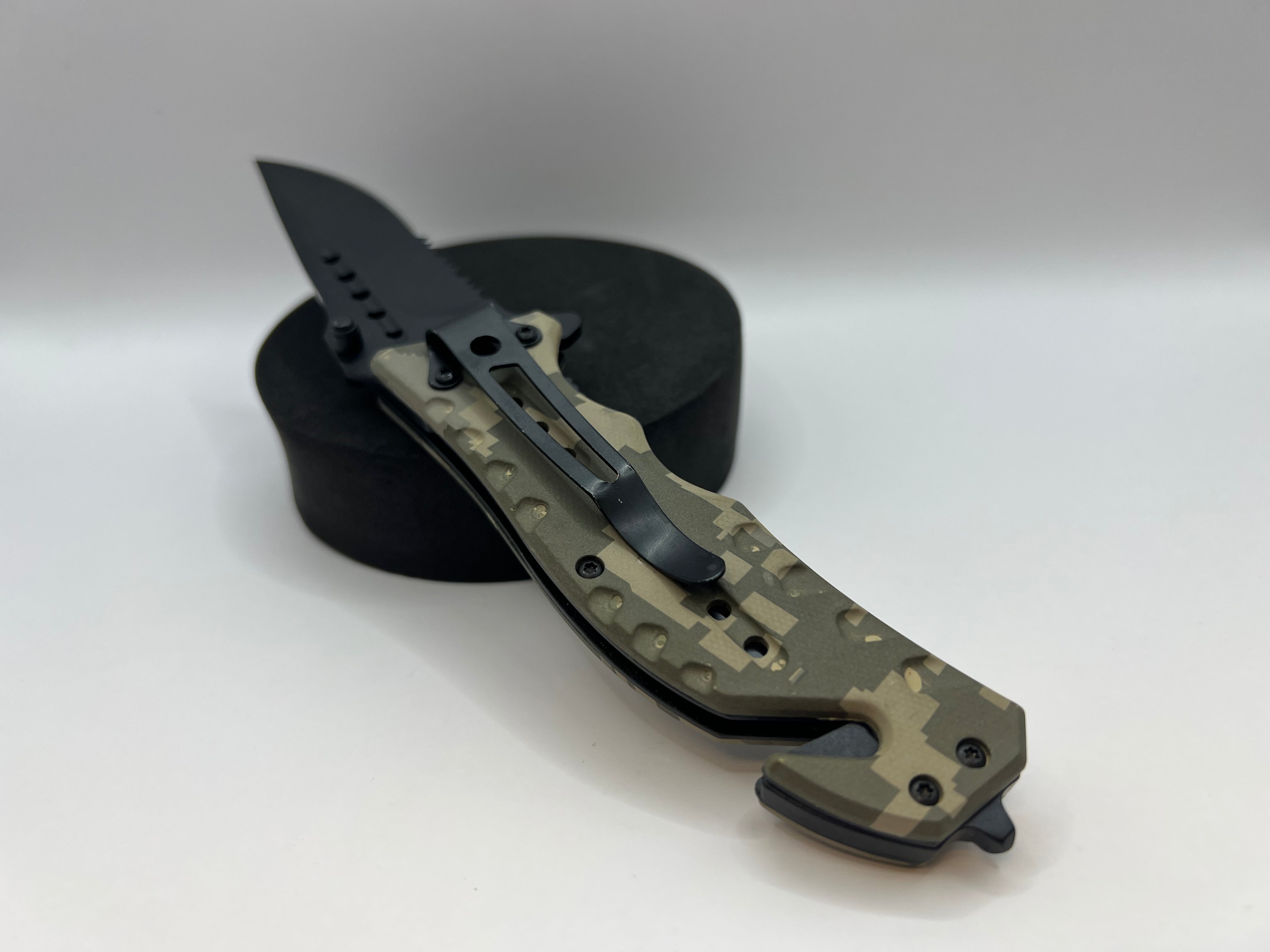 Spring Support Pocket Folding Knife and Belt Cutters (CW-K860)