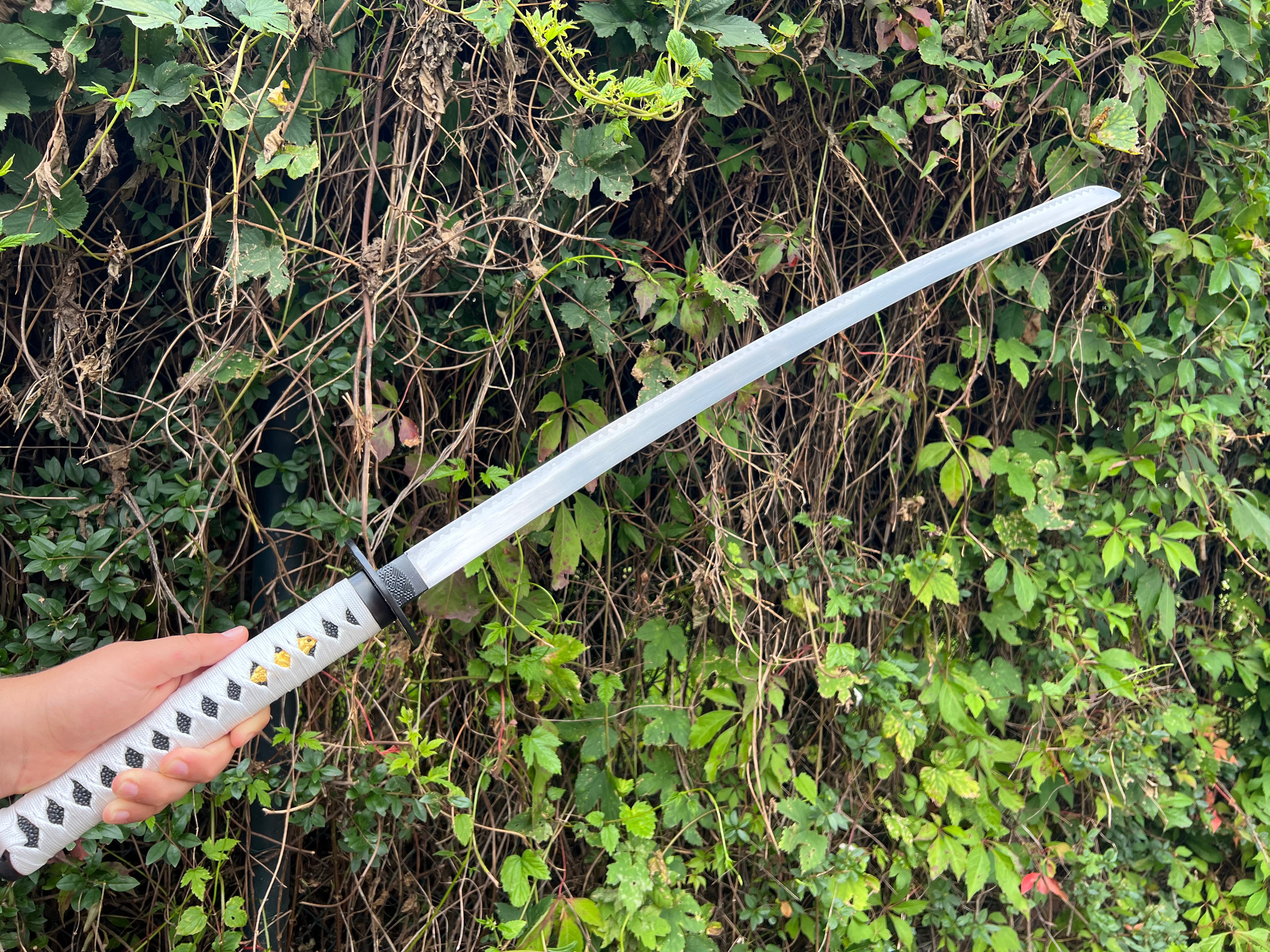 Katana with White Sheath-elegance and style in a sword