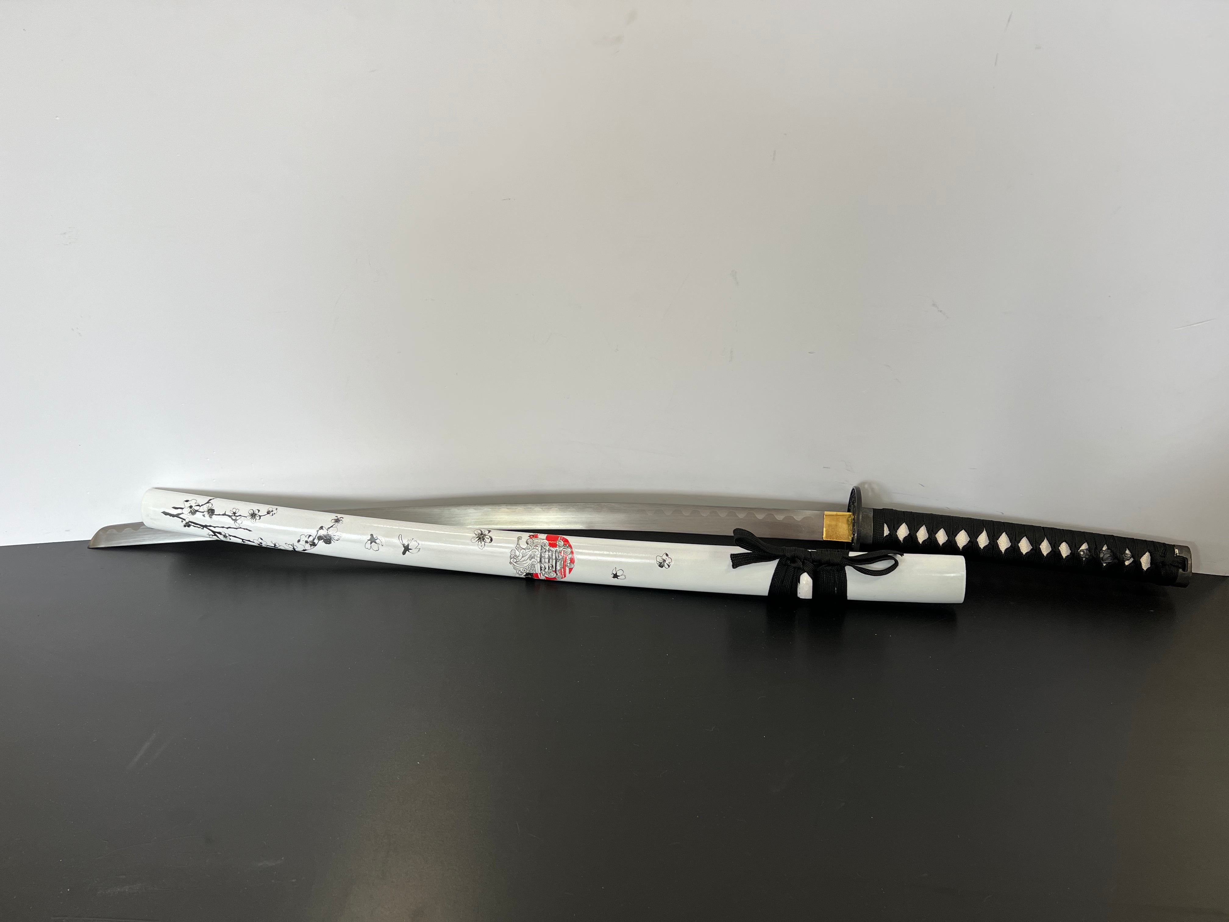 Katana with White Cherry Blossom Pattern (White Flower-Sakura)