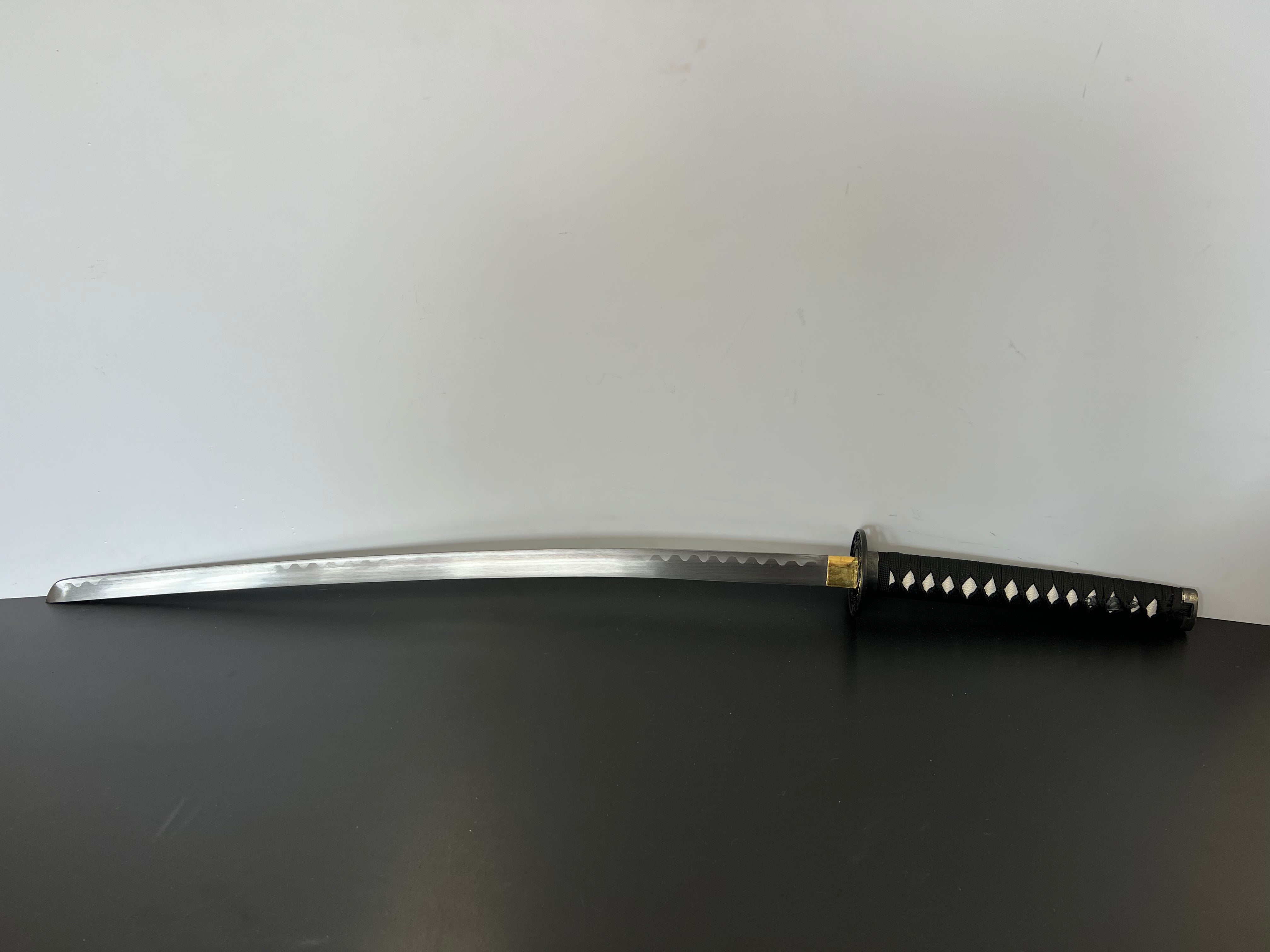 Katana with White Cherry Blossom Pattern (White Flower-Sakura)