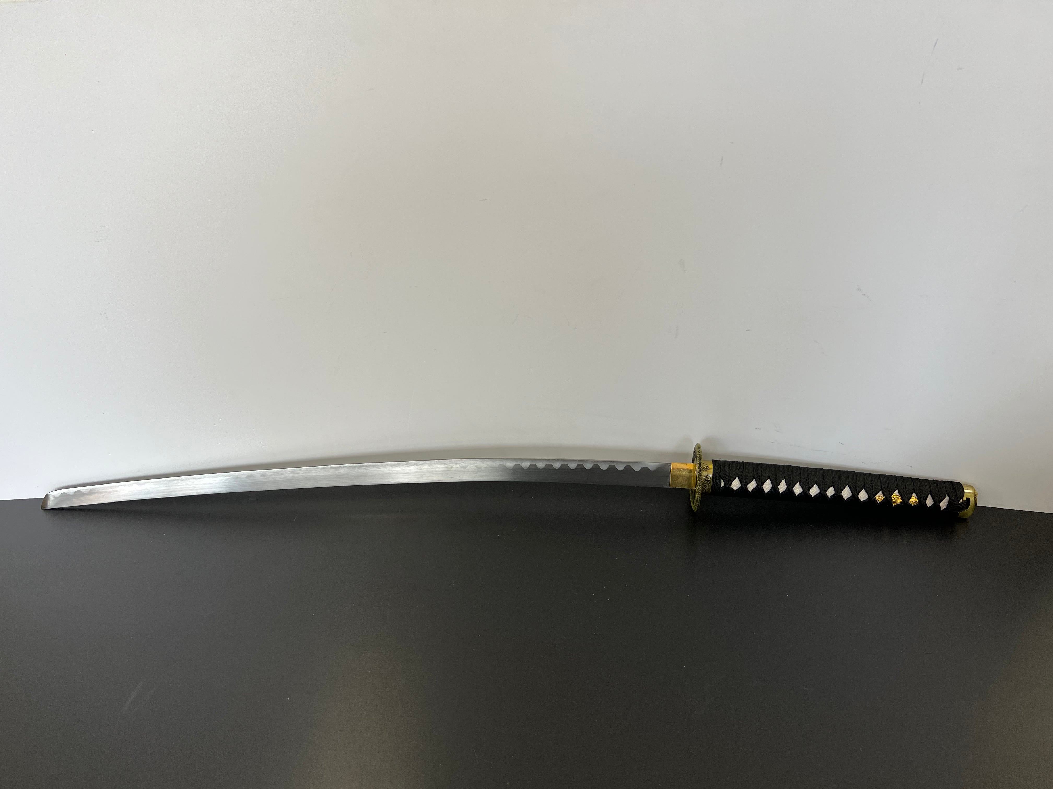 Katana with dragon pattern