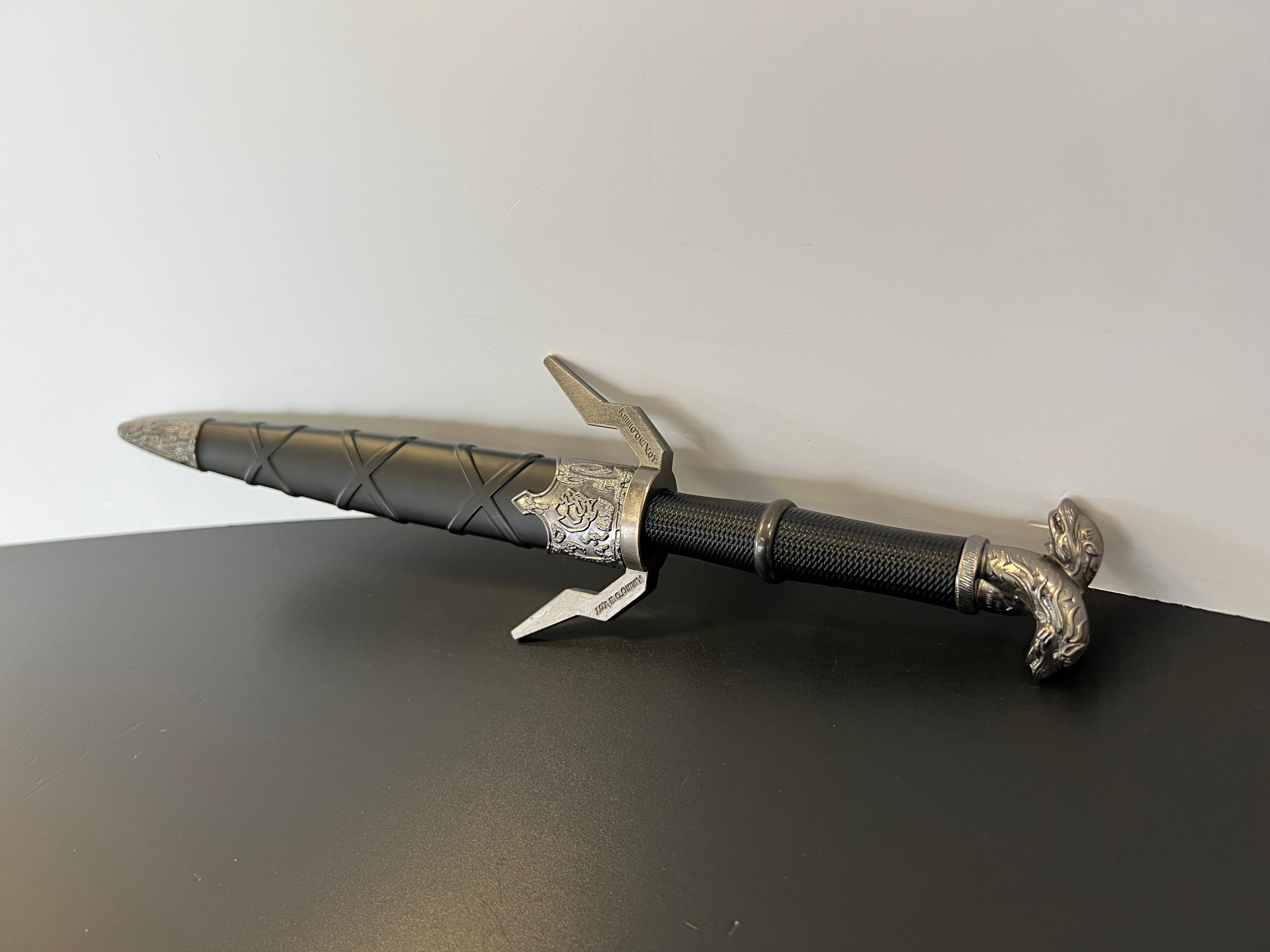 Geralt of Rivia two-handed sword dagger - The Witcher